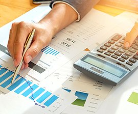 nvestor analyzing the benefits of startup investments for achieving exponential returns.-home